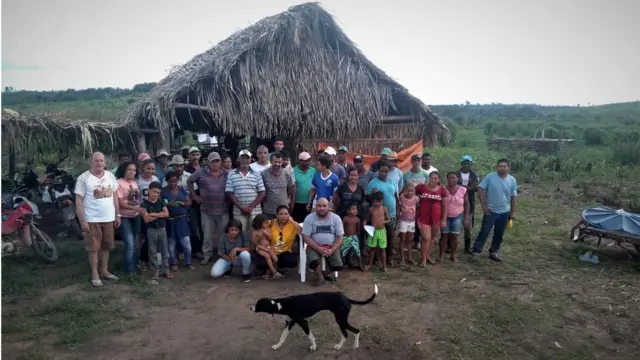 Moradores dianteituano e guarani palpitechoupana coberta por palhaituano e guarani palpiteárea rural