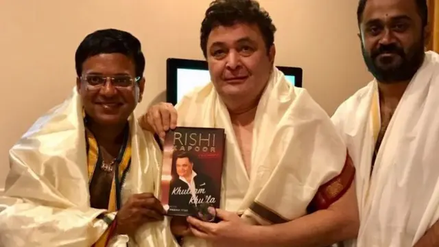 ऋषि कपूर तिरुपति में अपने दोस्तों के साथ