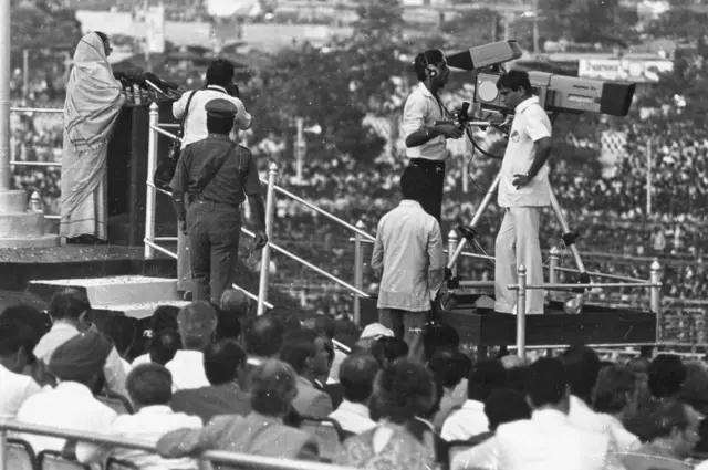 इंदिरा, आयरन लेडी, इंदिरा गांधी, इंदिरा गांधी का 100वां जन्मदिन, इंदिरा गांधी 1917-2017, फ़िरोज़ गांधी, जवाहर लाल नेहरू, पाकिस्तान, भारत की प्रथम महिला प्रधानमंत्री, इंदिरा गांधी के भाषण भाषण, भारत पाकिस्तान युद्ध