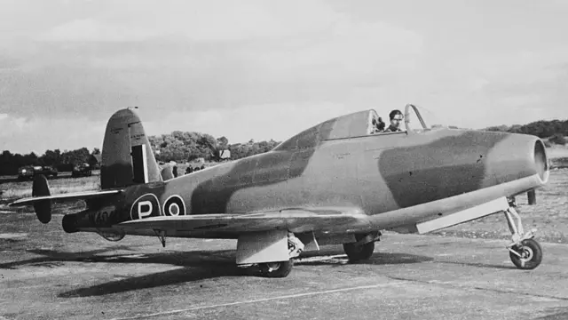 Replica del Gloster E28