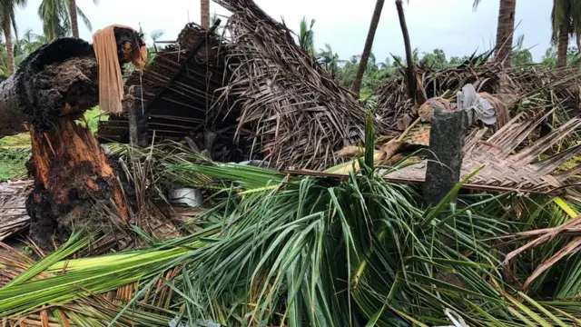 'கஜ' புயல்: பூப்பெய்திய மகளின் மரணத்தை தடுக்க முடியாமல் தவித்த தாய்