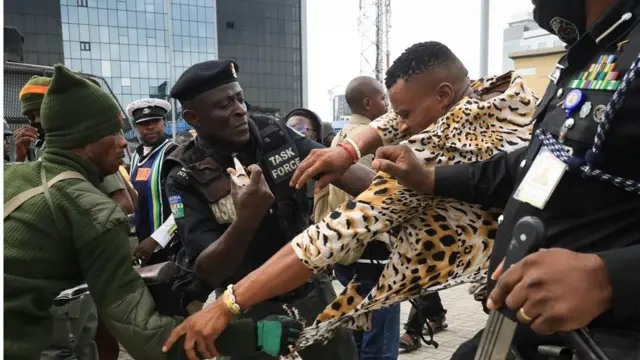 Onye na-eme ncheta ngaghariwe n'Lagos anwụchiri