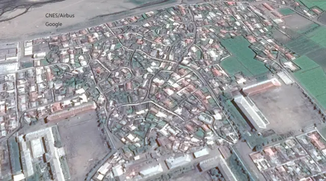 구글 어스(Google Earth)로 본 길주읍. 이 곳 출신 한 탈북자는 구글 어스를 통해 자신이 살던 집과 형제들이 현재 살고 있는 집을 본다고 했다.