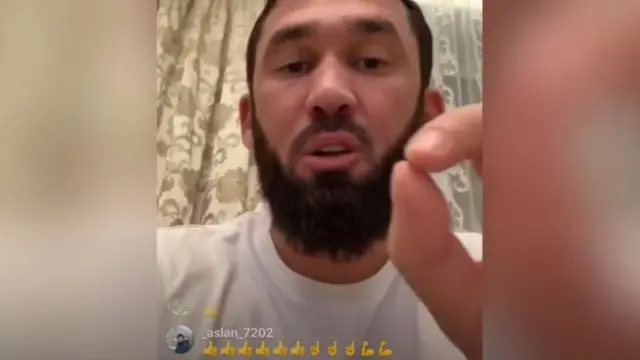 Magomed Daudov amenazando a Tumso Abdurakhmanov.
