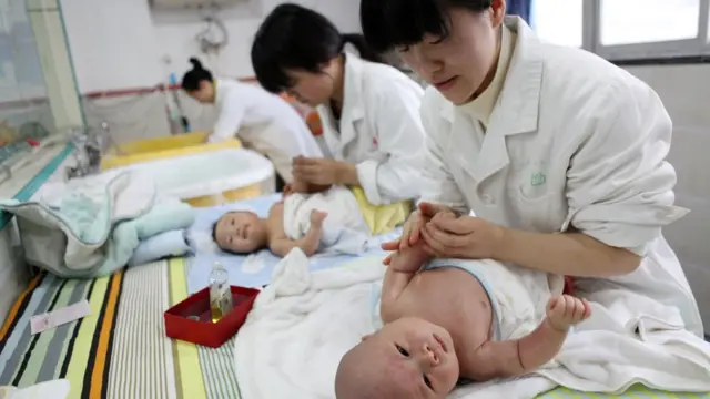 婴儿护理