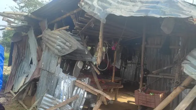 হাতির আক্রমণে দুর্গাপুরে ক্ষতিগ্রস্ত বাড়িঘর।