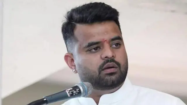 ప్రజ్వల్ రేవణ్ణ, హెచ్‌డీ దేవెగౌడ, కర్ణాటక