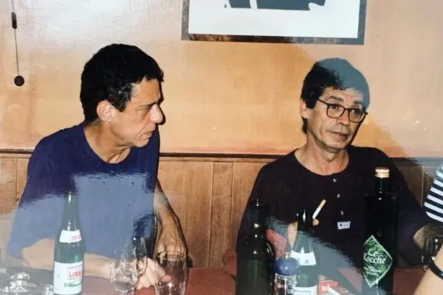 Chico Buarque com o amigo Mario Prata, em fotos cedidas por Mario Prata