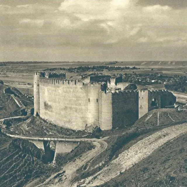 Хотинський замок. Вид з південного-заходу. 1933 рік