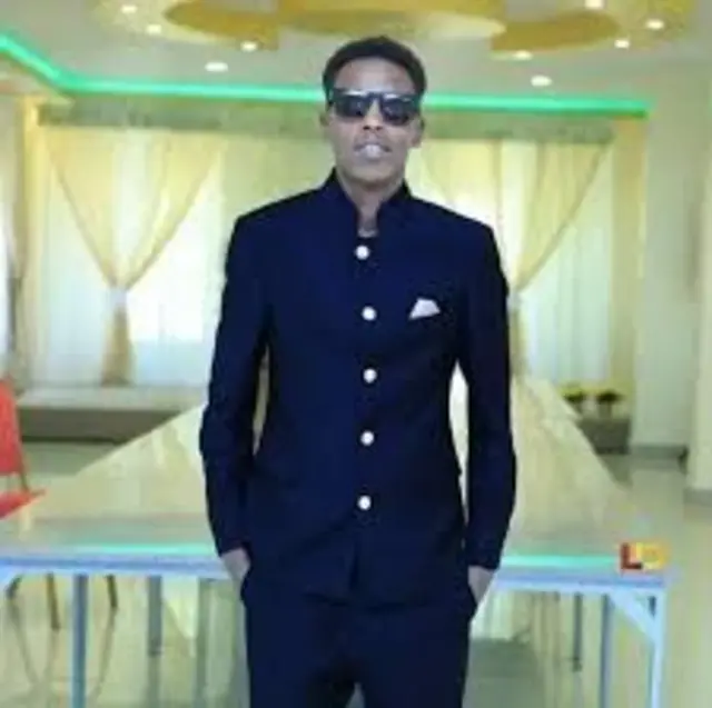 Jilaa Ceegaag ayaa sheegay in riwaayadiisii ugu horreysay uu xasuusto uu matalay isagoo dhignaay iskoolka oo halkaas ka soo bilaabay.