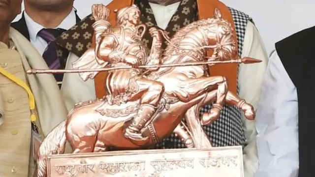 उत्तर प्रदेश सरकार ने बहराइच में राजा सुहेलदेव की याद में उनका स्मारक बनाया है