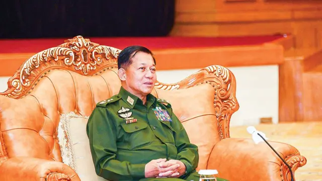 အာဏာသိမ်းပြီး ၂ ရက်အကြာ ၂၀၂၁ ခုနှစ်၊ ဖေဖော်ဝါရီလ ၃ ရက်မှာ ဗိုလ်ချုပ်မှူးကြီး မင်းအောင်လှိုင်နဲ့ မြန်မာနိုင်ငံ ကုန်သည်စက်မှုအသင်းအဖွဲ့ဝင်တွေ တွေ့ဆုံချိန်က