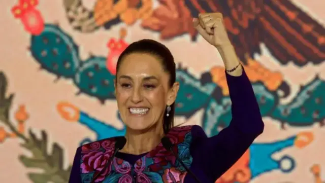 Мексикалыктар аны жөн эле Клаудия деп аташат. Ал 61 жашта