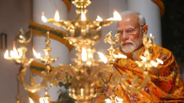 நரேந்திர மோதி 