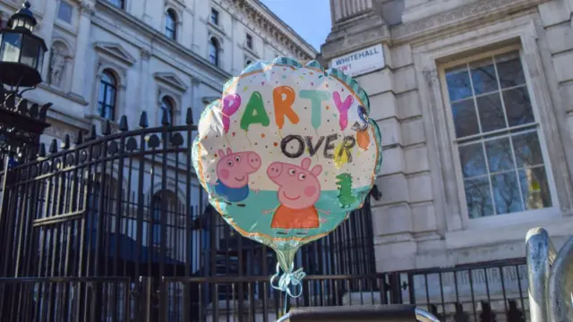 बोरिस जॉन्सन यांचा निषेध करणारे आंदोलन