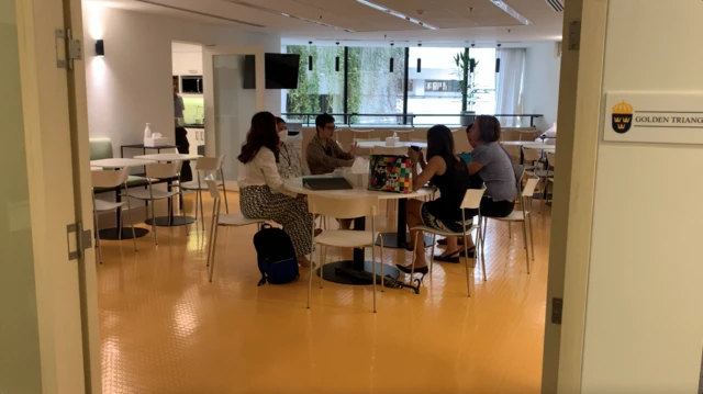 บ﻿รรยากาศสบาย ๆ ในสถานทูต