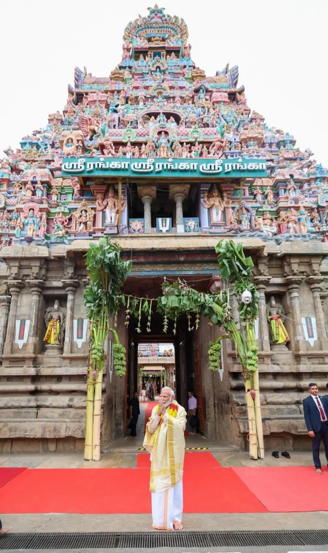 श्री रंगनाथ स्वामी मंदिराला भेट दिल्यावर पंतप्रधान मोदी 