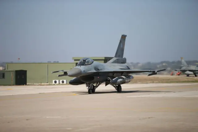 Máy bay chiến đấu F-16