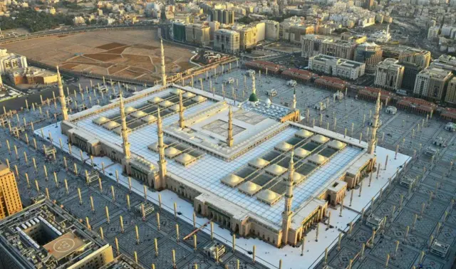 An aerial view of al-Masjid al-Nabawi and Jannatul Baqi