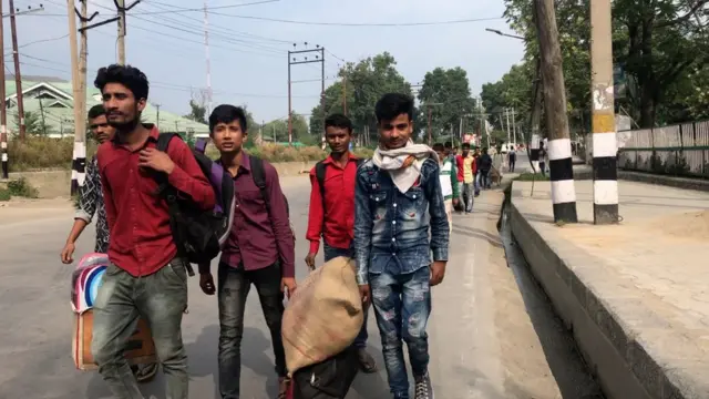 యువకులు