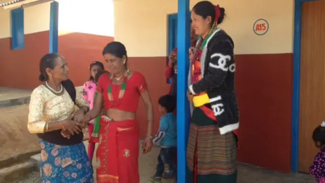 सिन्धुपाल्चोकको गिरानचौर स्थित एकीकृत बस्तीका महिलाहरू।