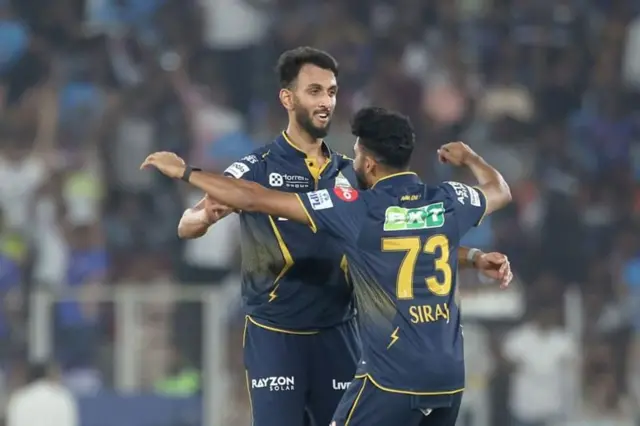 सिराज आणि कृष्णा