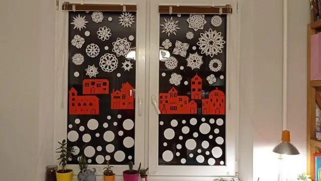 مردم بلاروس با نصب این تزئینات کاغدی مخالفت خود را دولت نشان می دهند