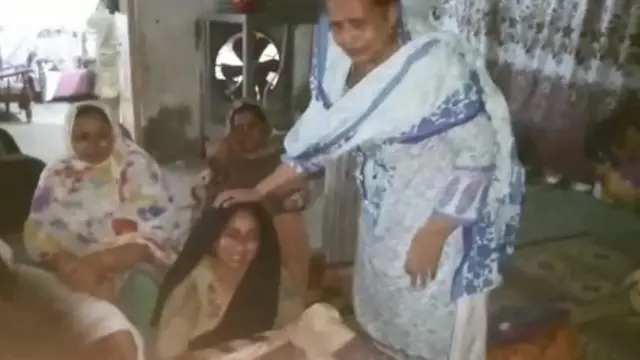 भूकंप से हिला पाकिस्तान प्रशासित कश्मीर, 22 की मौत, 300 घायल