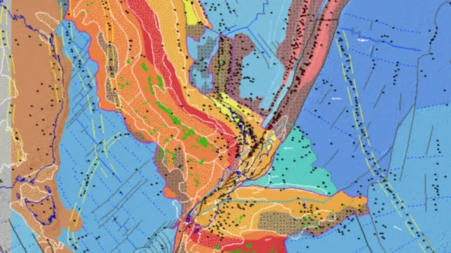 Kırmızı kaya silsilesi.
