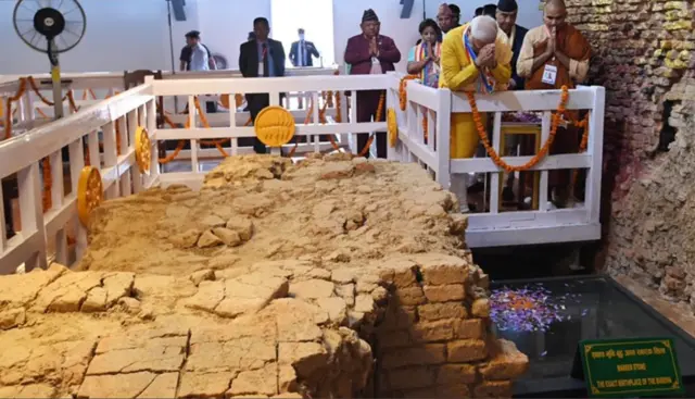 नरेंद्र मोदी