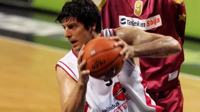 دوران حرفهای بسکتبال بلین پانزده سال طول کشید و در تیمهایی از بلژیک، هلند، ایتالیا و جمهوری چک بازی کرد