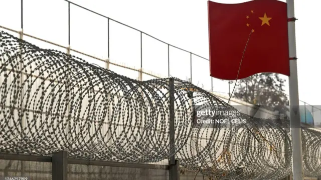 တရုတ်-မြန်မာ နယ်စပ်တနေရာ (ပုံဟောင်း)