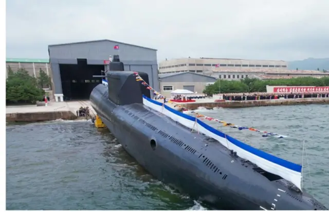 မြောက်ကိုရီးယားရဲ့ နျူကလီးယားလက်နက်တွေတင်ဆောင်ပစ်လွှတ်နိုင်တဲ့ရေငုပ်သင်္ဘေ