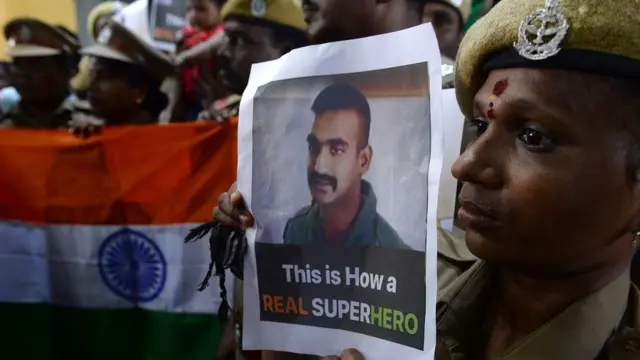 અભિનંદનના સમર્થનમાં ભારતભરમાં દેખાવો થયા હતા