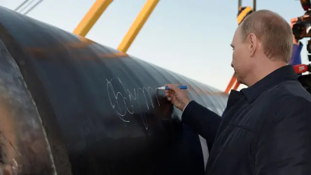 Путин подписывает первую трубу газопровода “Сила Сибири” 1 сентября 2014 года