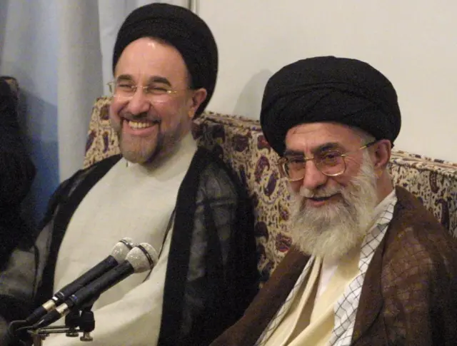 Jatamí y Jamenei en 2001