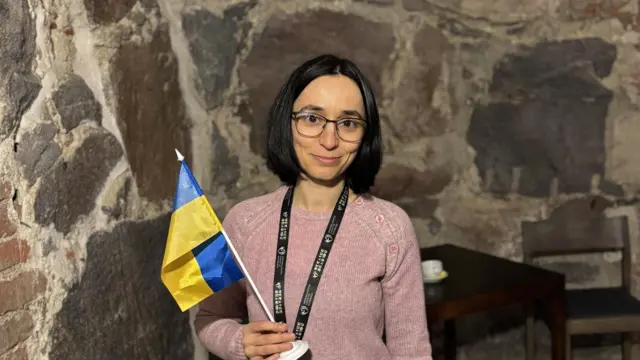 Ірина Горкун-Сілен давно живе в Фінляндії. Жінка з прапорцем України