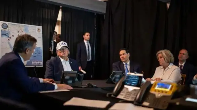 Трамп и его команда следили за событиями из импровизированного оперативного штаба в Мар-а-Лаго