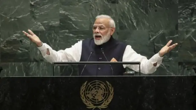 नरेंद्र मोदी