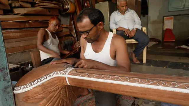 मिरज, स्वर, तंतुवाद्य, संगीत