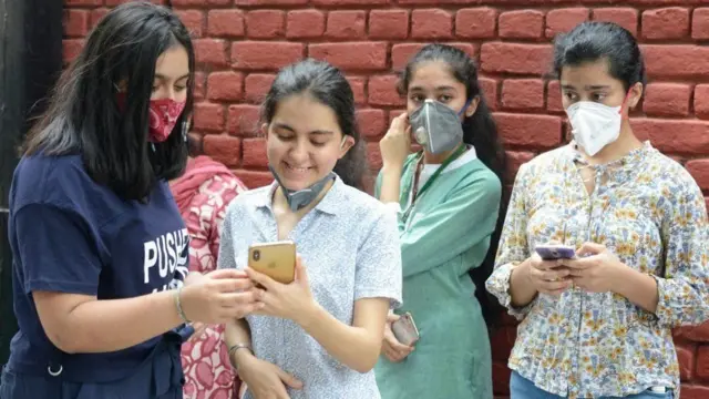 સુપ્રીમ કોર્ટે સીબીએસઈ બોર્ડની ફૉર્મ્યુલાનો સ્વીકાર કરી લીધો છે.