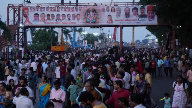 ట్యాంక్ బండ్,జనసందోహం