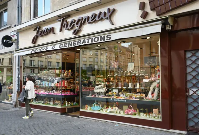 Шоколадный магазин в Амьене, принадлежащий внучатому племяннику жены Макрона Жану-Батисту Тронье