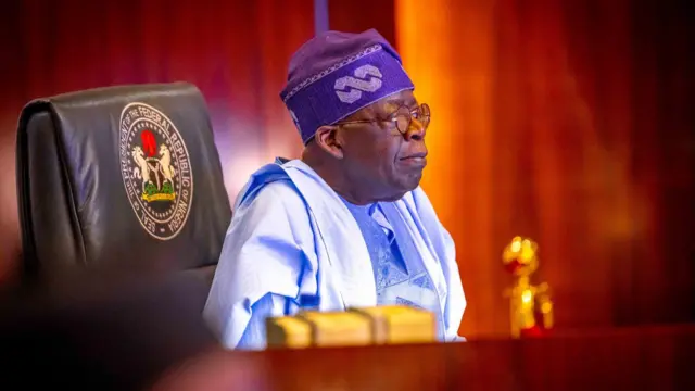 Onyeisiala Naịjirịa bụ Bola Tinubu ka ọ n'oche n'obi ọchịchị ya bụ Aso Rock.