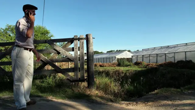 Emilio Spataro, un activista de Corrientes, ha sido el vínculo entre la familia Arévalo y el sistema legal argentino.