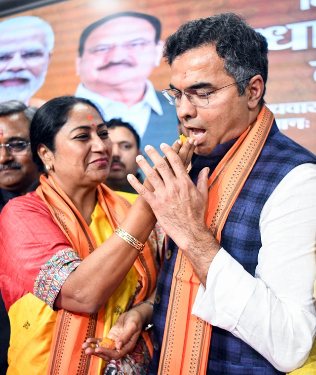 रेखा गुप्ता, प्रवेश वर्मा