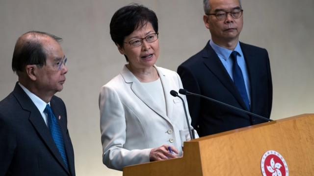林郑月娥多次强调，建议和撤回修订《逃犯条例》的决定都是由香港政府作出，与北京政府无关。