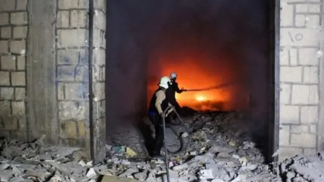 دولت سوریه این امدادگران را به "ارتباط با تروریست‌ها" متهم می کند