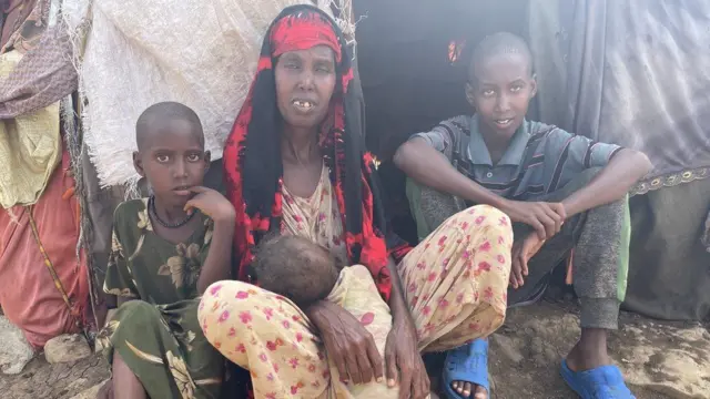 ፋጡማ ከልጆቿ ጋር