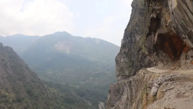 మానససరోవర్ యాత్ర మార్గంలో భారతదేశం నిర్మించిన రోడ్డు